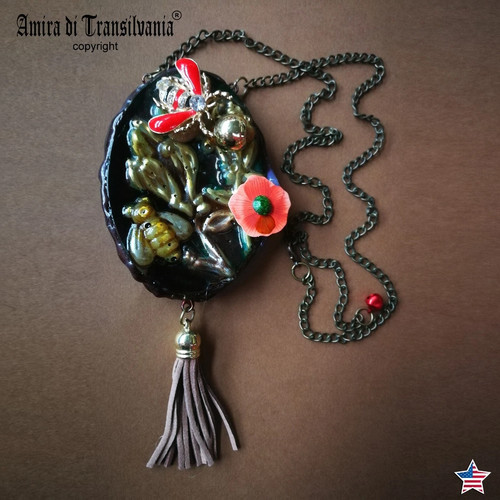 Flower cameo necklace bee - necklace,