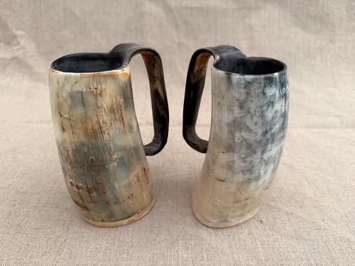 Pair natural horn tankards - of,