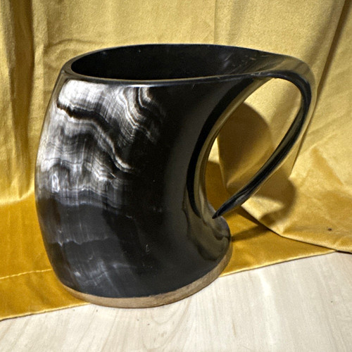 Polished natural horn - a,