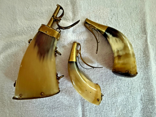 Natural cow horn powder horns - natural,